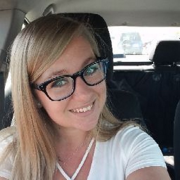 Meet your Posher, Sarah - Picture 1 of 1